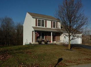 1025 Oxford Dr N, Pataskala, OH 43062