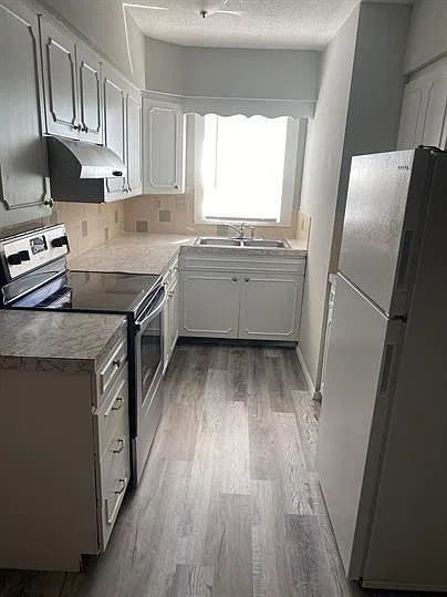 705 Hollycrest Dr. - APT 1 — Photo 1