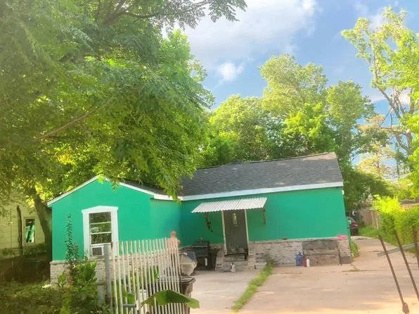 8145 Homewood Ln, Houston, TX 77028