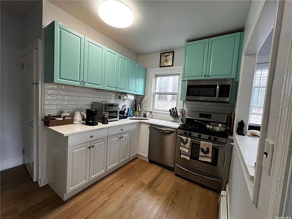 4th image of 335 E Walnut St APT 1E