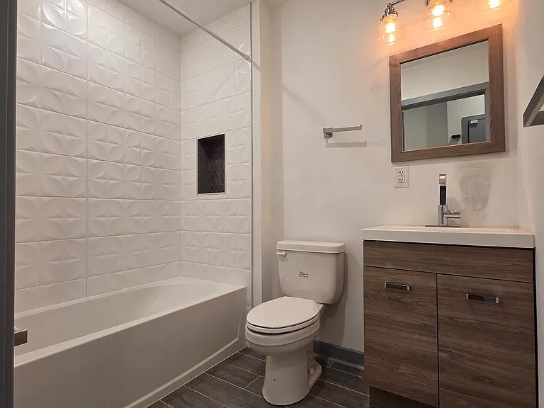 417 W Berks St #1 — Photo 6