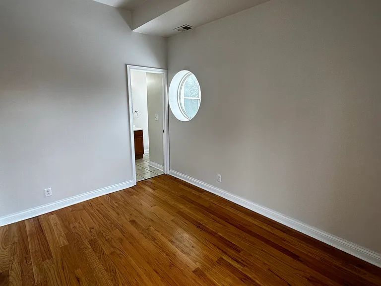 1651 White St #3 — Photo 8