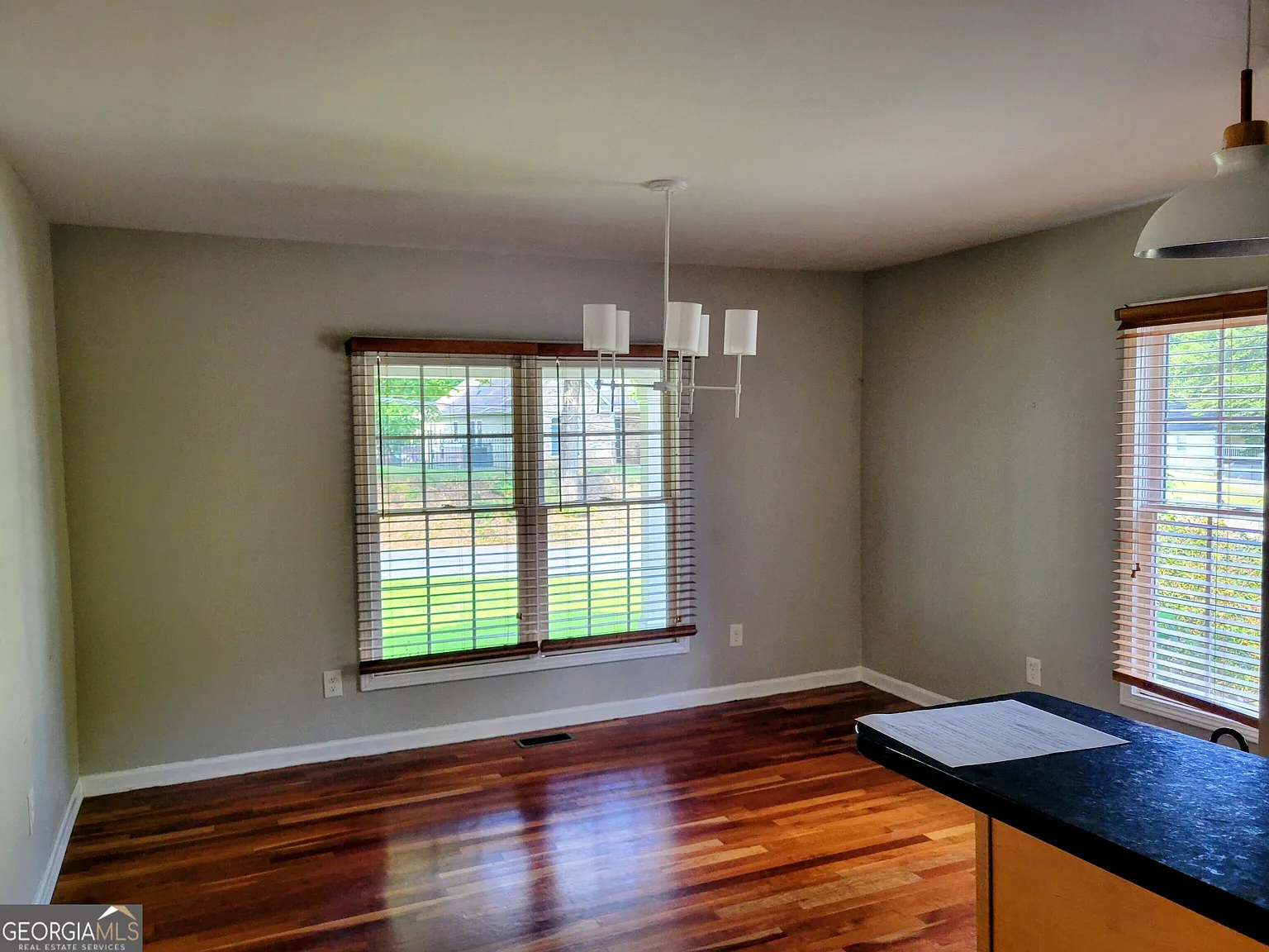 6 bed, 4.0 bath, 3513 sqft, $4,499 — Photo 3
