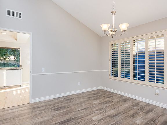 5th image of 11237 Pabellon Ct