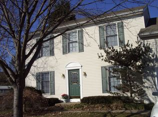 911 Shamrock Ct, Royersford, PA 19468