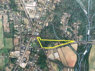 317 Grove St, Cottonwood, AL 36320