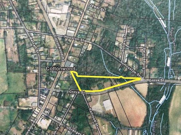 317 Grove St, Cottonwood, AL 36320