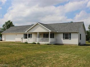 29364 Saddlebred Ln, Dowagiac, MI 49047