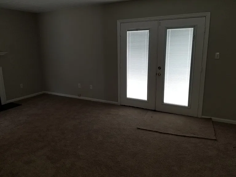 1125 Old Denbigh Blvd — Photo 7