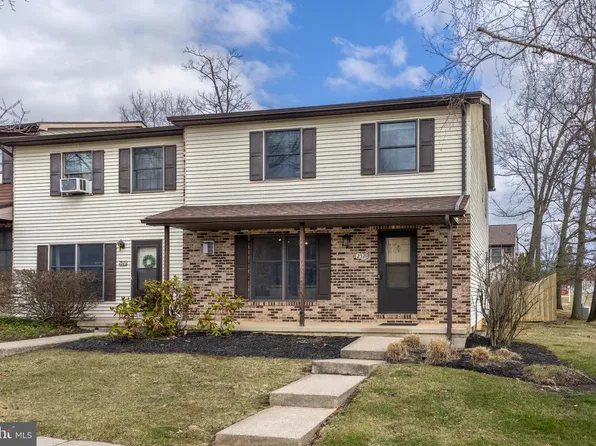 2521 Carnegie Dr, State College, PA 16803