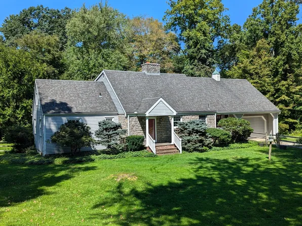 231 North Georges Hill Road, Southbury, CT 06488