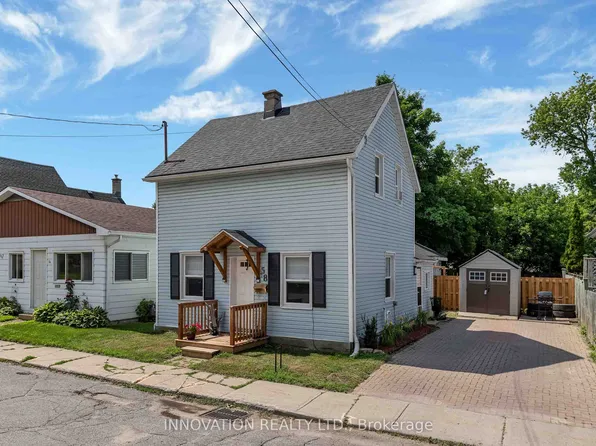 58 Russell St N, Arnprior, ON K7S 2J3