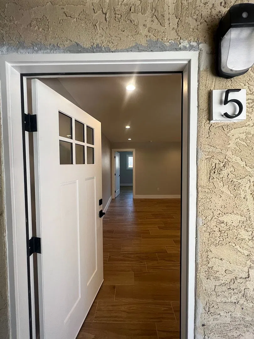 6948 Vesper LLC — Photo 2