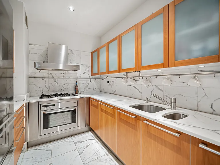 80 Columbus Cir #67B — Photo 7