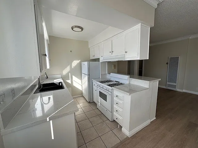 303 S Commonwealth Ave #COMMONWEALTH — Photo 8