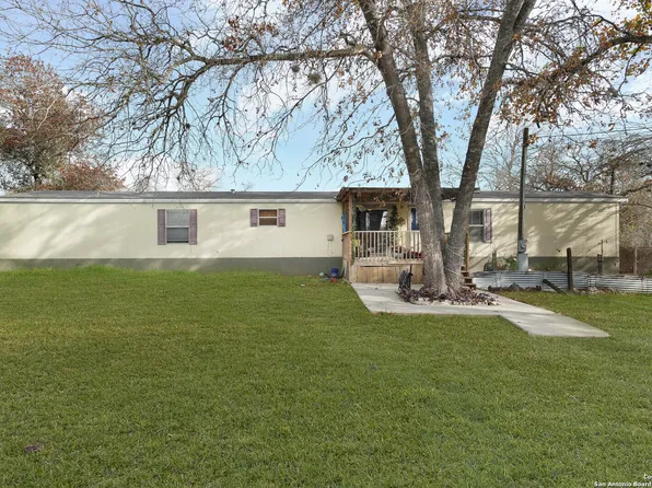 4602 Lost Hills Dr, Elmendorf, TX 78112