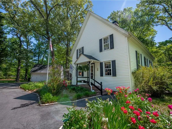 160 Carlton Rd, Wake, VA 23176