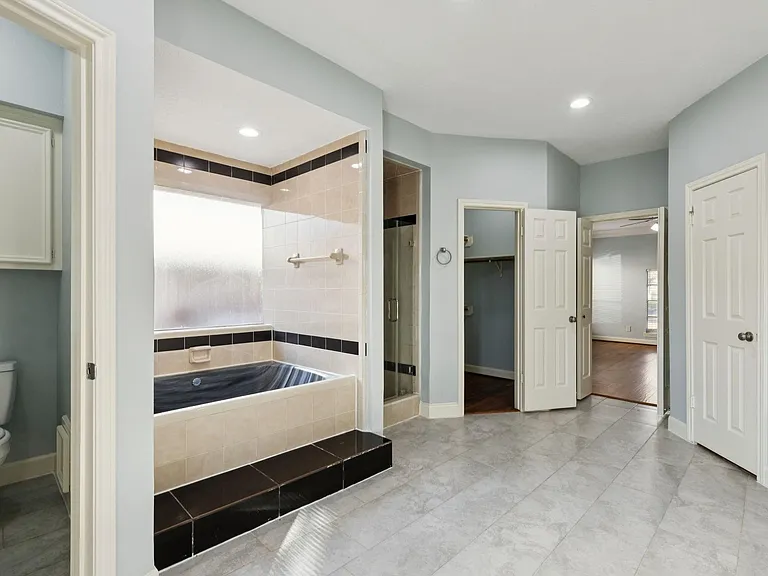 14819 Walbrook Dr — Photo 24