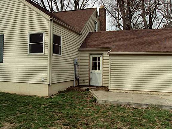 4th image of 406 Snyder Ave