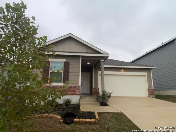 4921 Hallies Garden, St Hedwig, TX 78152