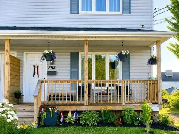 352 Lafrance St, Dieppe, NB E1A 2B8