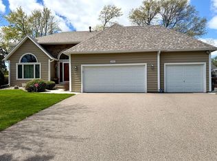 2555 Sylvan St, Little Canada, MN 55117