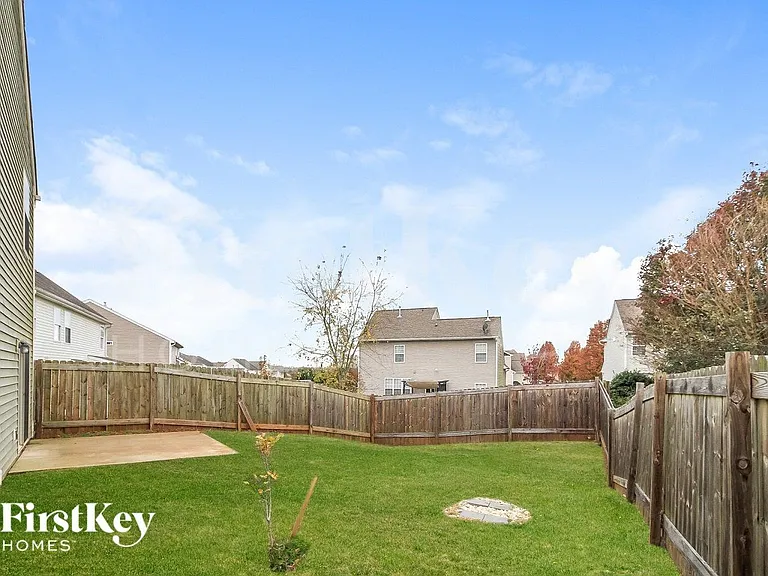 111 Rosemont Ln — Photo 15