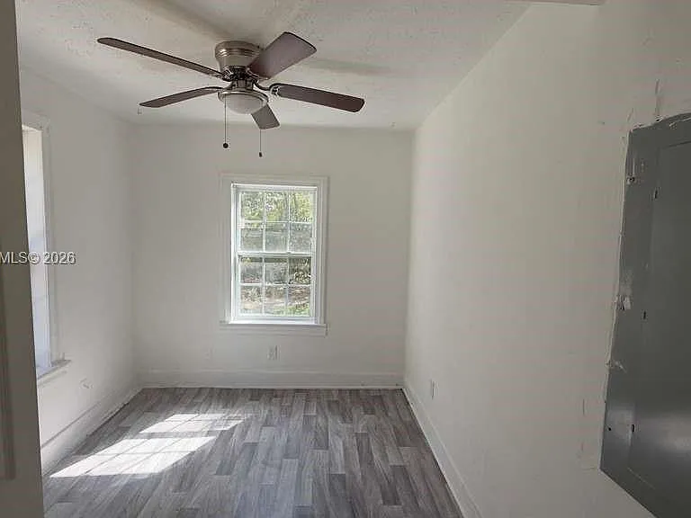 2748 Broadway Ave — Photo 22