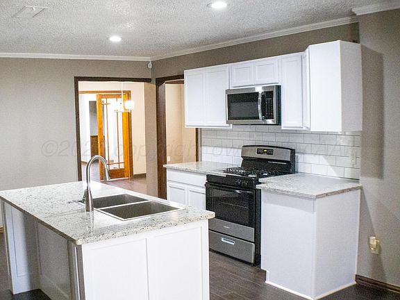 4th image of 1022 SW 15th Ave