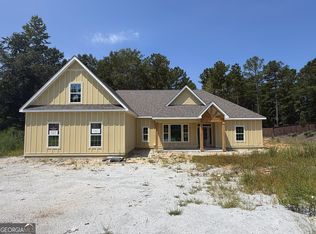 24 Durham Estates Dr, Sharpsburg, GA 30277