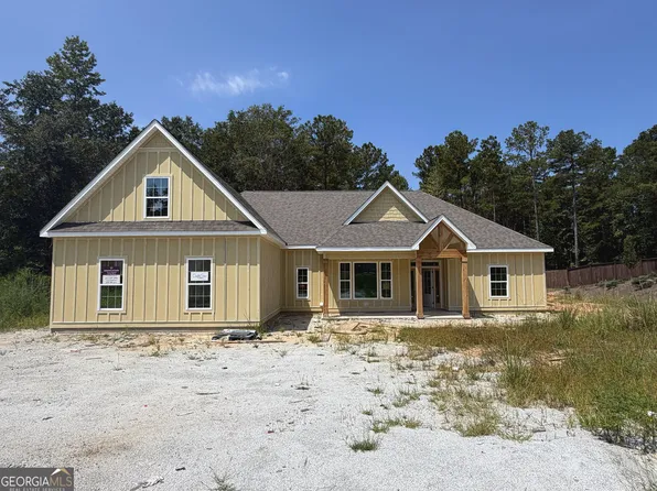 24 Durham Estates Dr, Sharpsburg, GA 30277