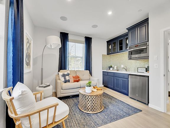 4th image of 100 Bixby Ct