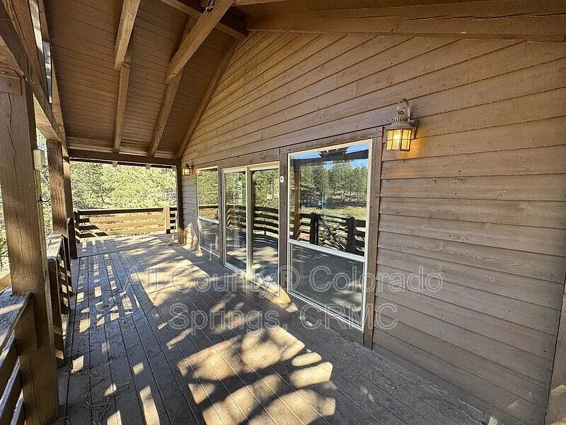 3 bed, 2.0 bath, 1276 sqft, $2,650 — Photo 3