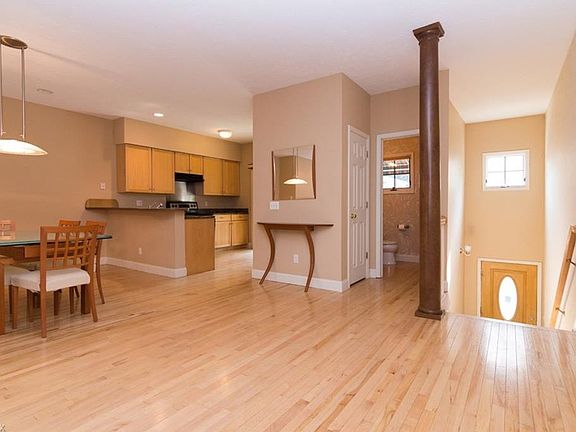 3rd image of 2736 Euclid Heights Blvd #4