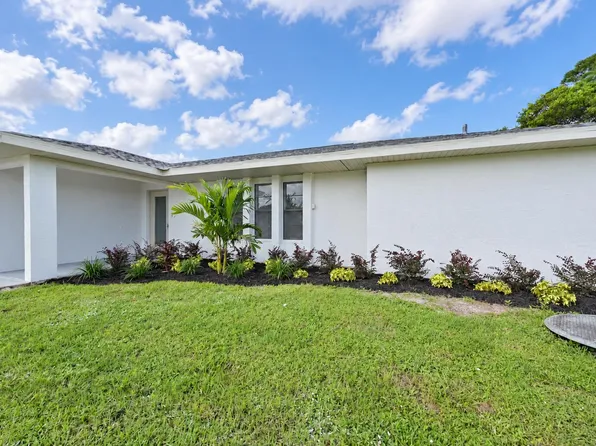441 SE Guava Terrace, Port St Lucie, FL 34983