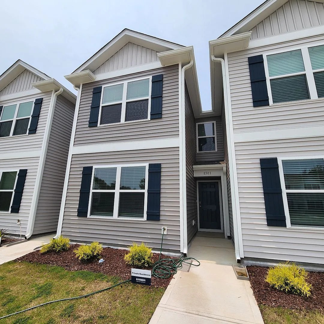 New townhome for rent North Raleigh — Photo 1