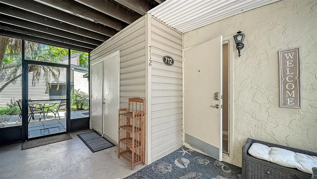 2 bed, 2.0 bath, 990 sqft, $2,200 — Photo 3