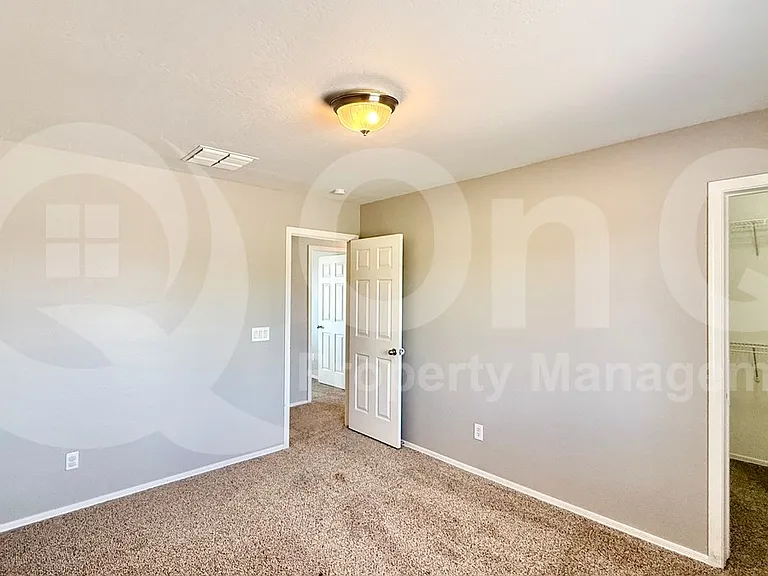 10464 N 116th Ln — Photo 12