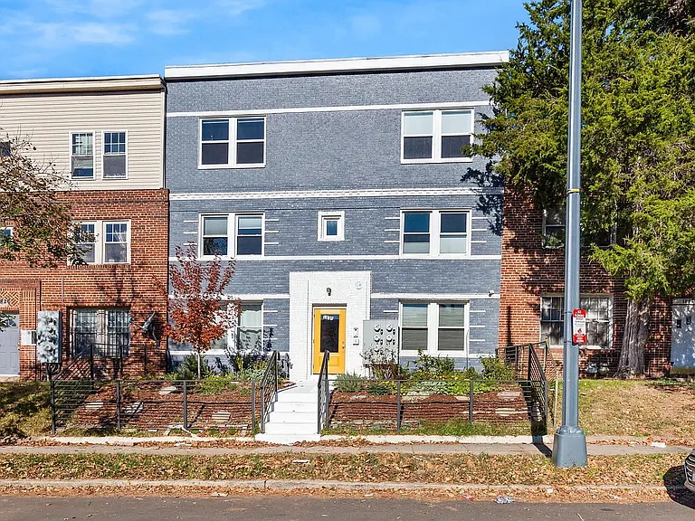 1830 I St NE #4 — Photo 16