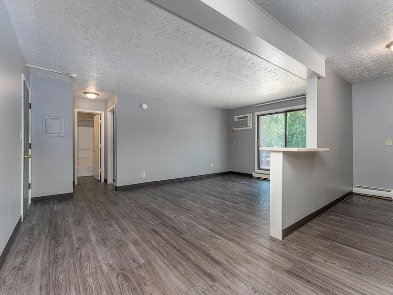 Brentwood Apartments: One Bedroom