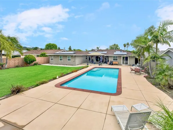 12361 Woodlawn Ave N, Tustin, CA 92780