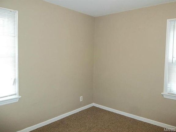 5th image of 4424 Boswell Ave