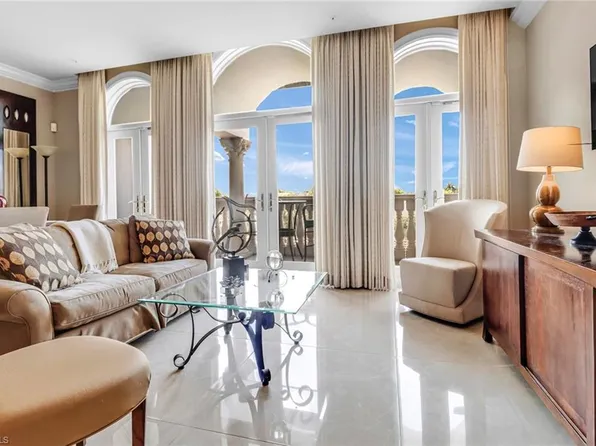 900 5th AVE S #302, NAPLES, FL 34102