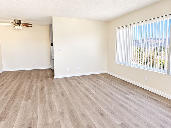 3rd image of 217 W Tujunga Ave #2ccfec3b4