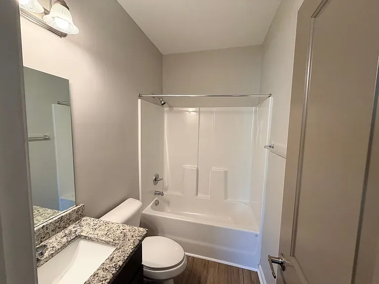 1023 W Gordon St #B3 — Photo 34