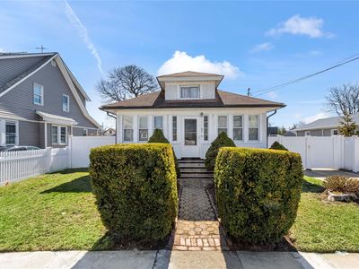 20 E Greenwich Avenue, Roosevelt, NY, 11575