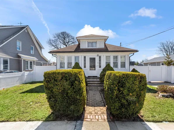 20 E Greenwich Avenue, Roosevelt, NY 11575