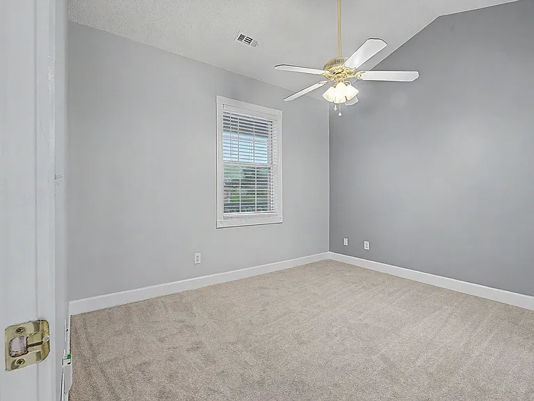 670 Riverwalk Dr #302 — Photo 15