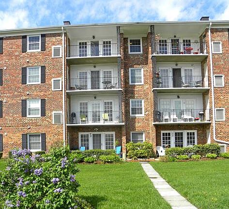 2nd image of 12711 Gordon Blvd APT 84