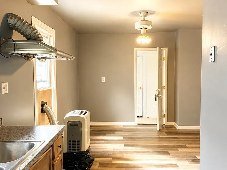 234 Grand Ave #3 — Photo 6